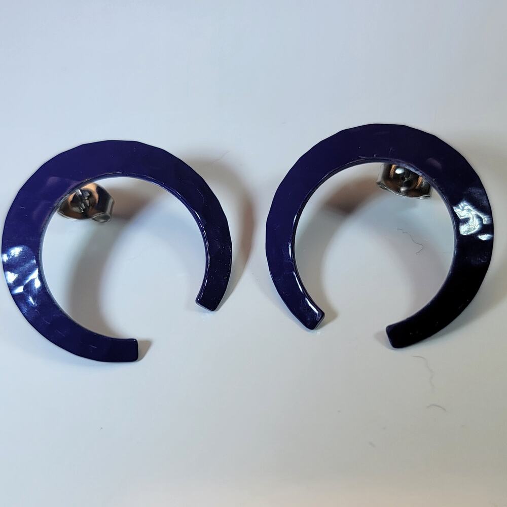 Vintage Purple Metal Hoop Earrings with Silver Stud Backing Modern Curved Design